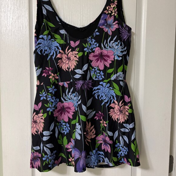 Coldwater Creek One Piece Swimsuit with attached skirt. Size 14 - Picture 3 of 6